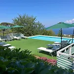 Garden 4*